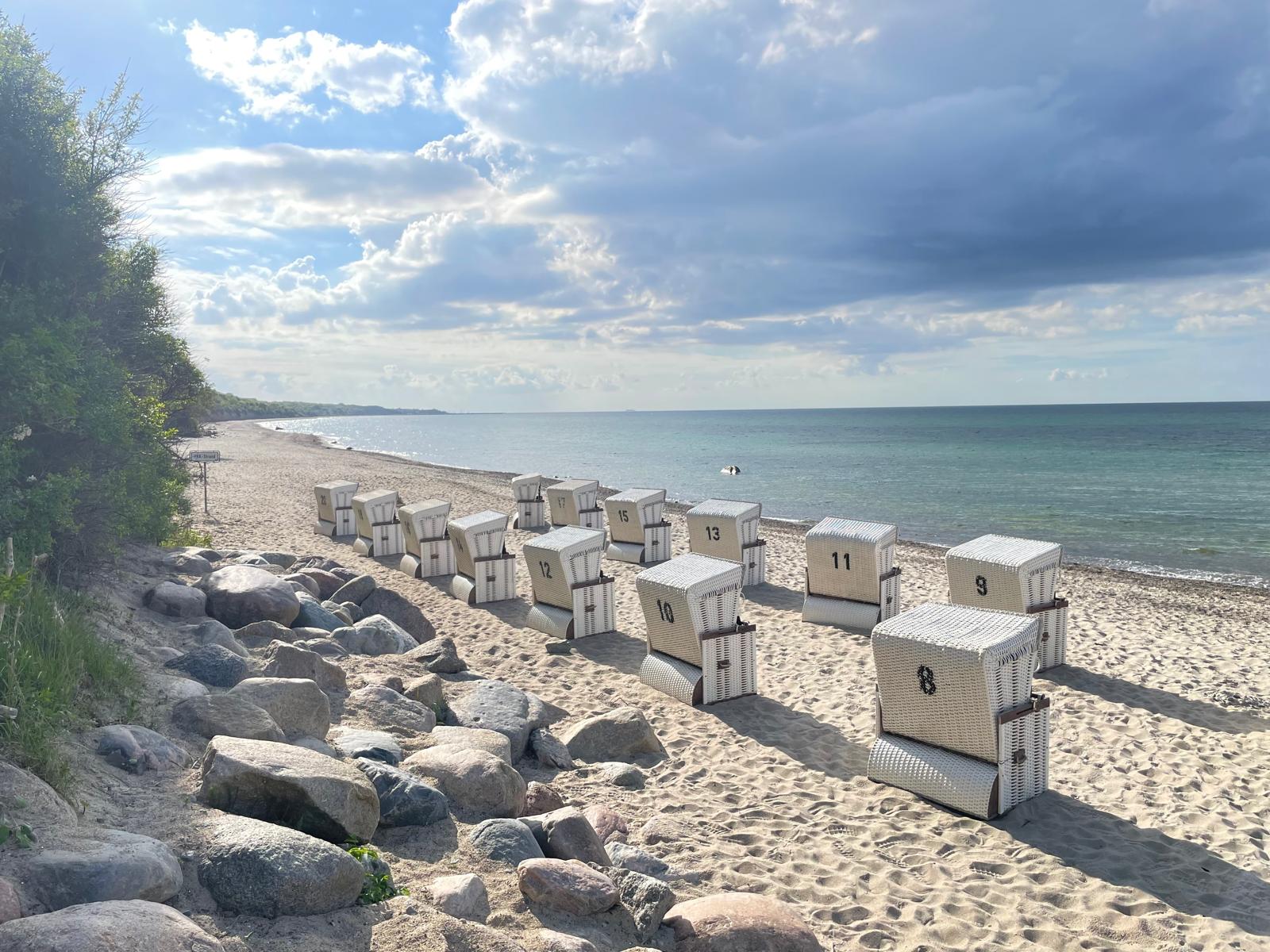 BEACH CHAIR PICNIC