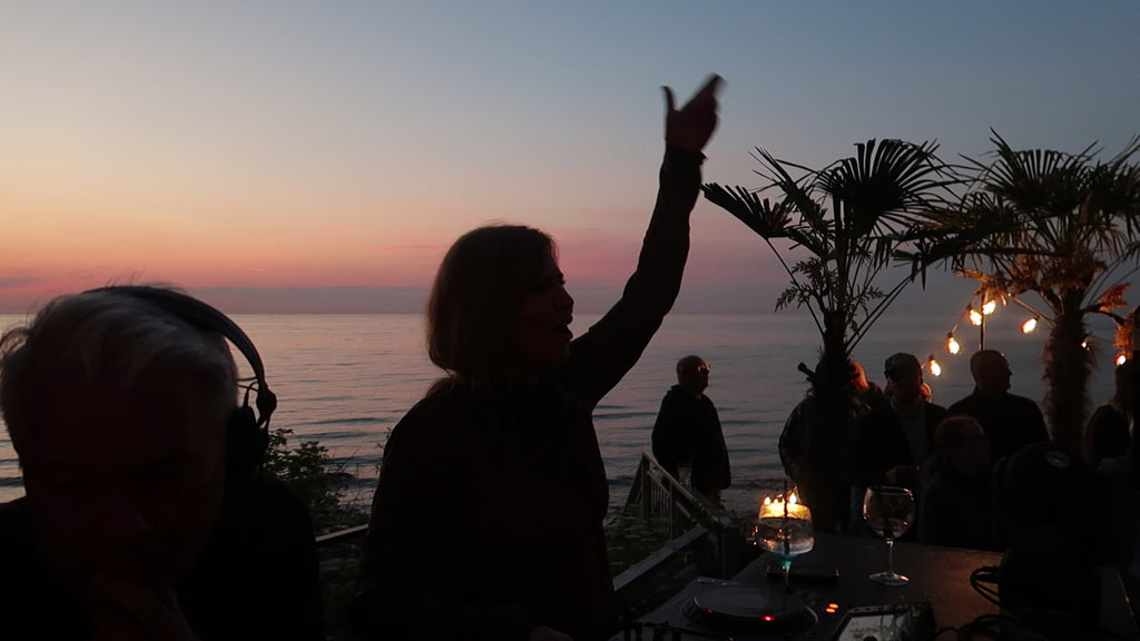 SUNSET DEEPS - APERITIVO TABLE